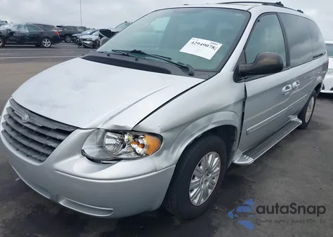 2005 Chrysler Town & Country Lx из США, поврежденный, VIN 2C4GP44R95R192333